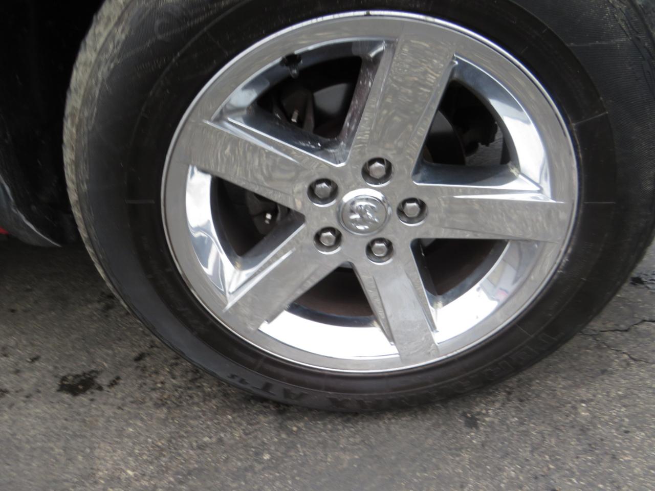 Dodge Ram 1500 4WD Crew Cab 140.5" SLT 2010