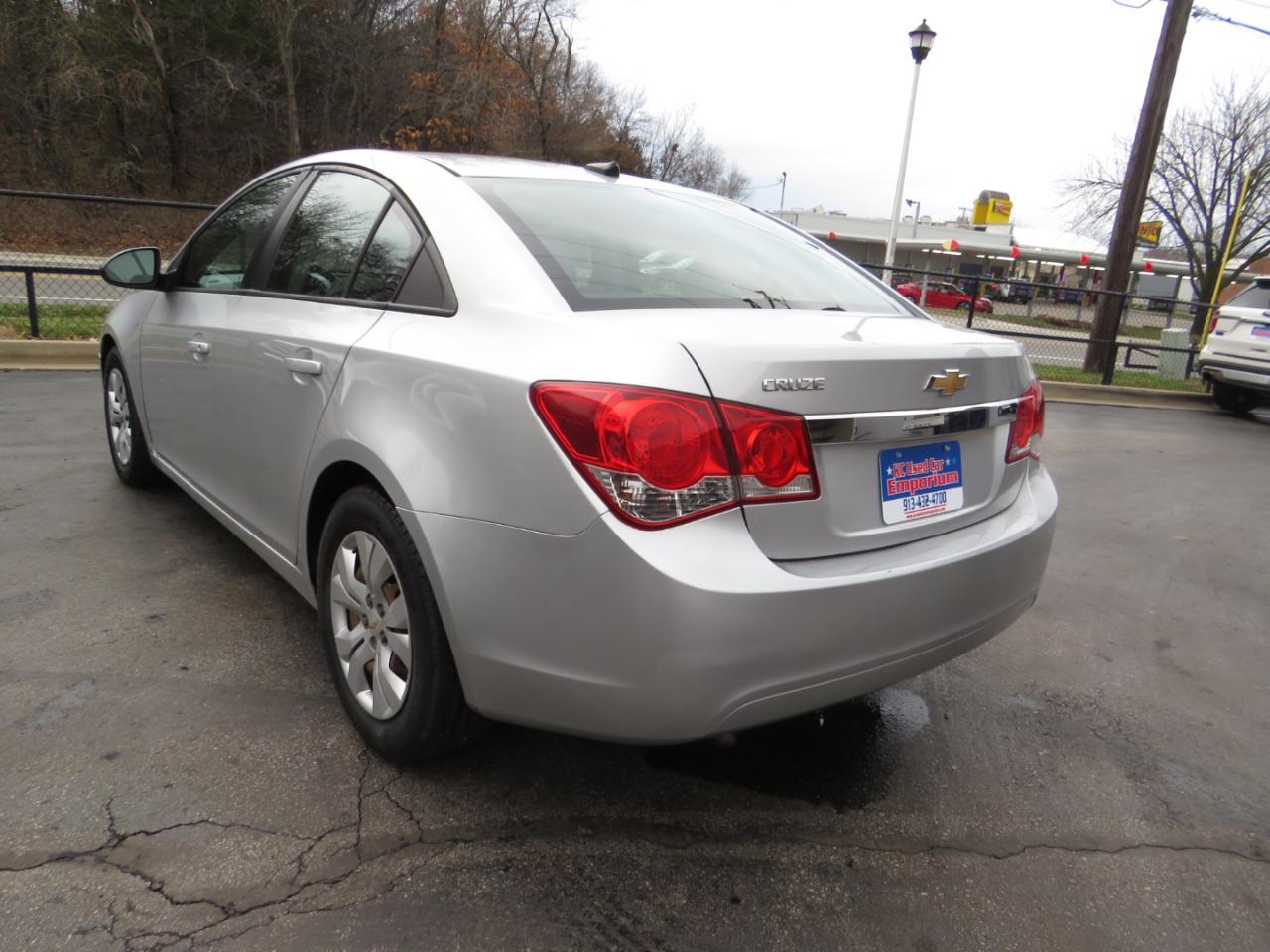 Chevrolet Cruze 4dr Sdn Auto LS 2013
