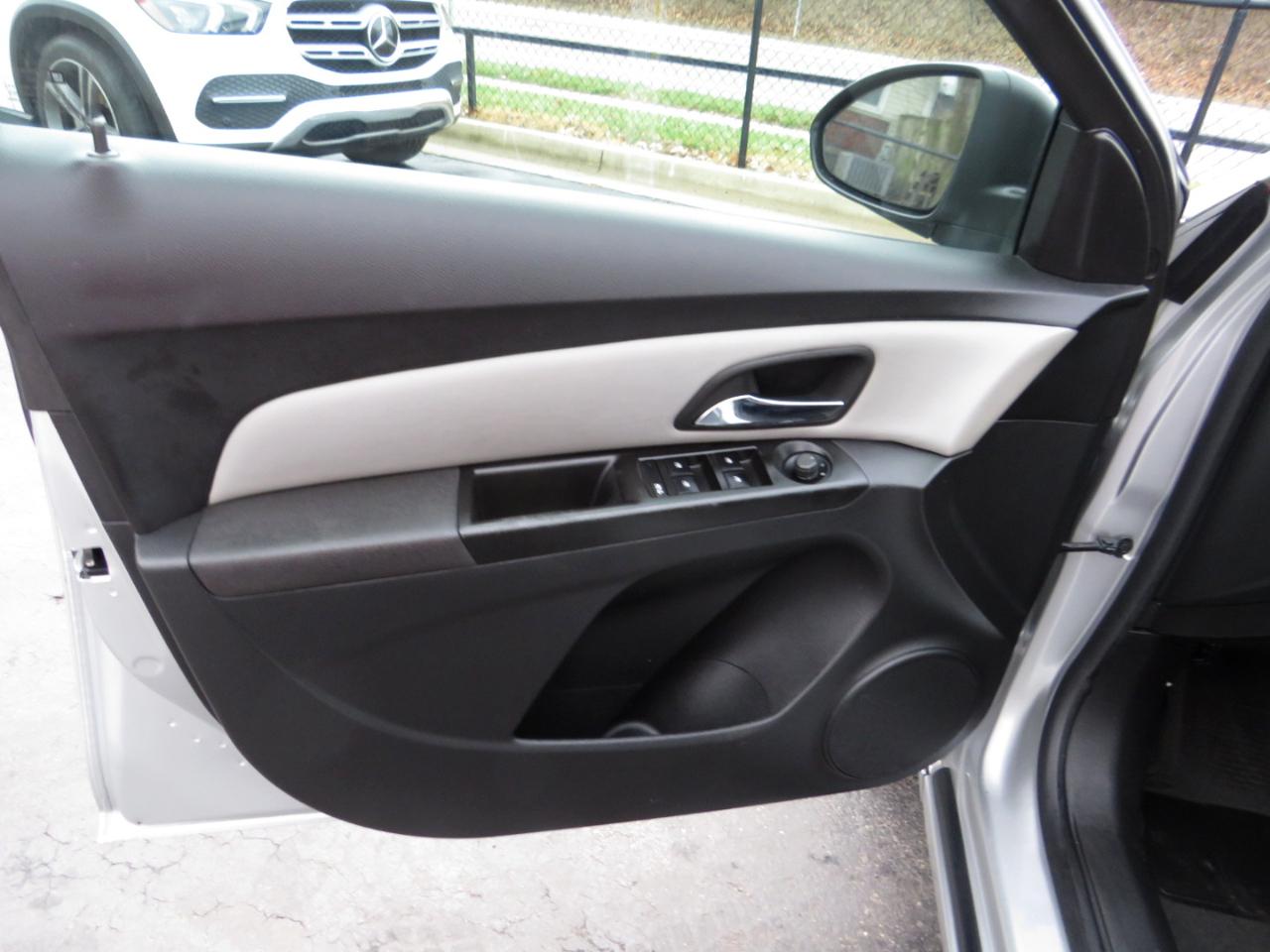 Chevrolet Cruze 4dr Sdn Auto LS 2013