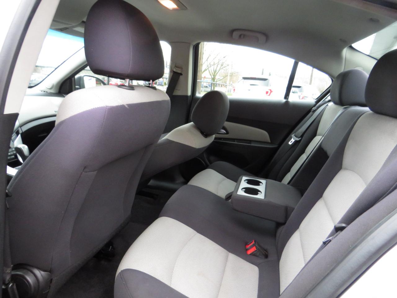 Chevrolet Cruze 4dr Sdn Auto LS 2013