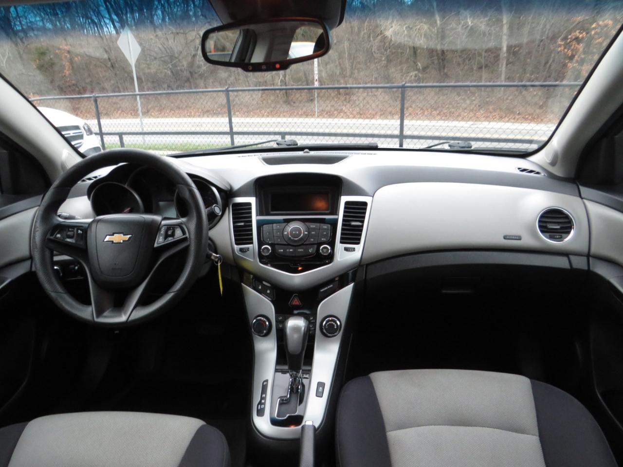 Chevrolet Cruze 4dr Sdn Auto LS 2013