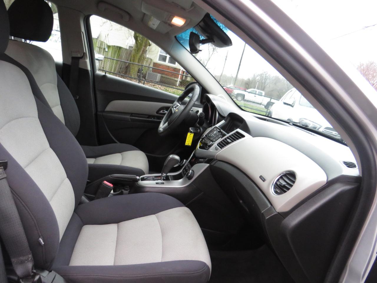 Chevrolet Cruze 4dr Sdn Auto LS 2013