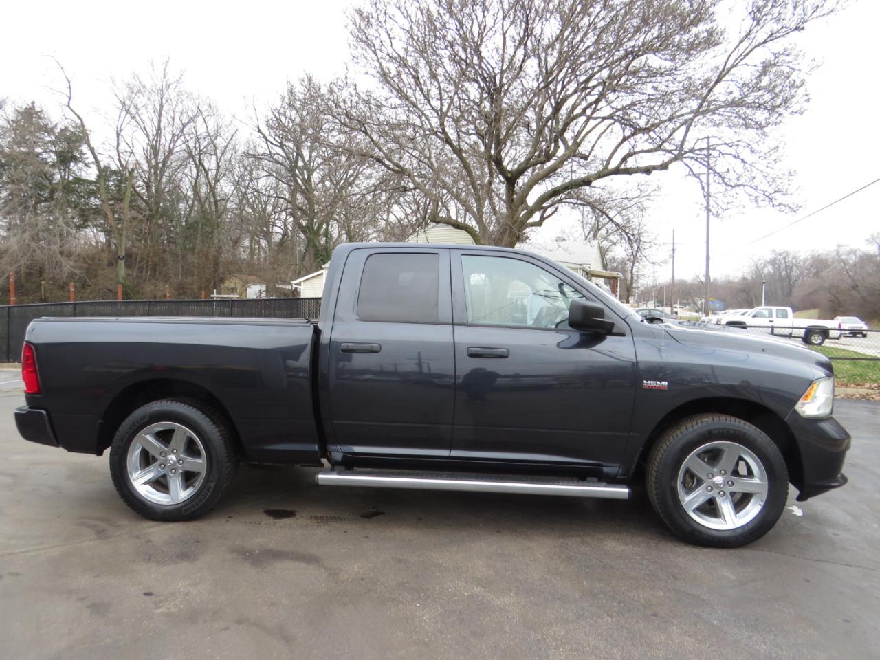 Dodge Ram 1500 4dr Quad Cab 140.5" WB SLT 2003