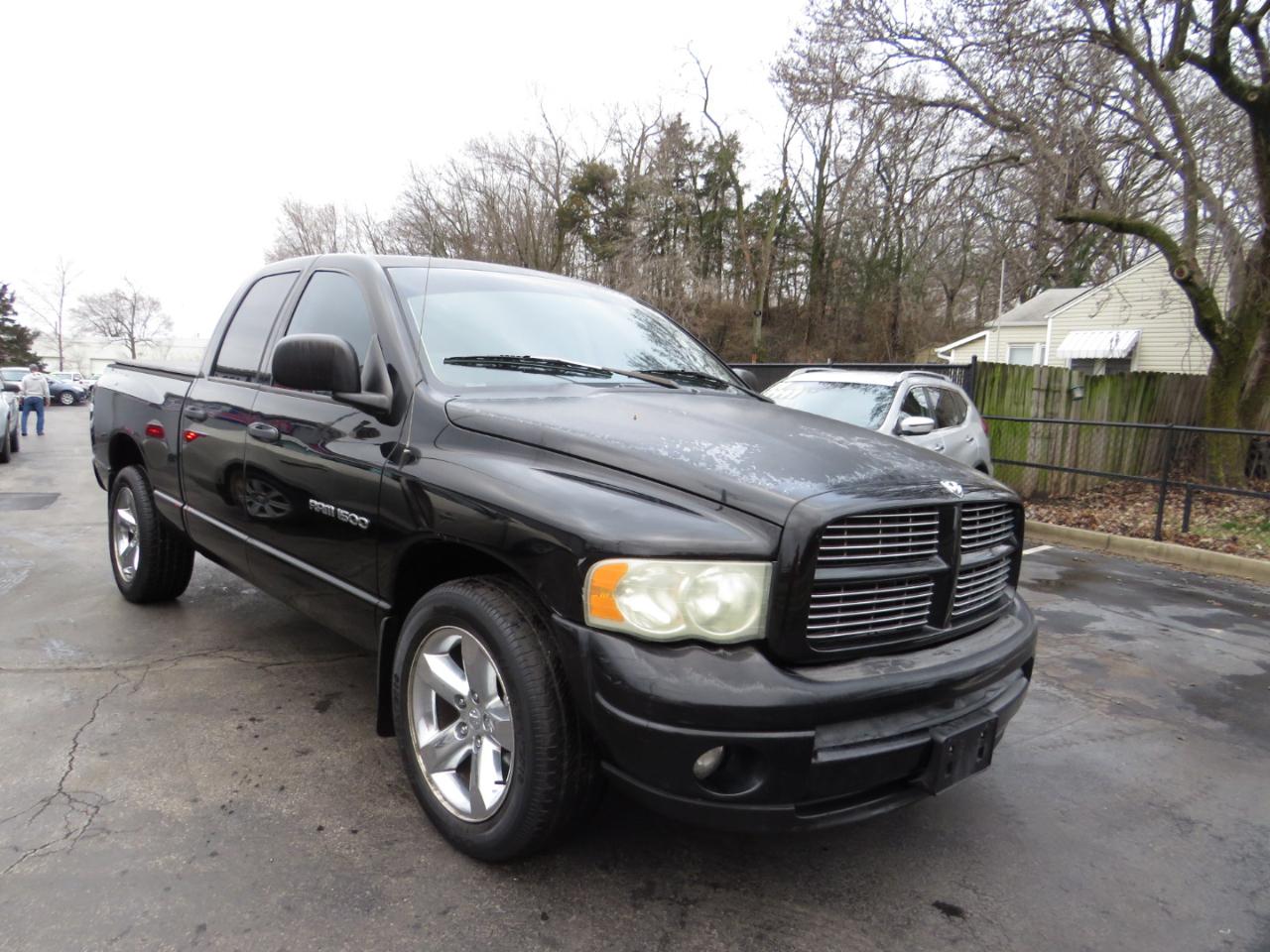 Dodge Ram 1500 4dr Quad Cab 140.5" WB SLT 2003