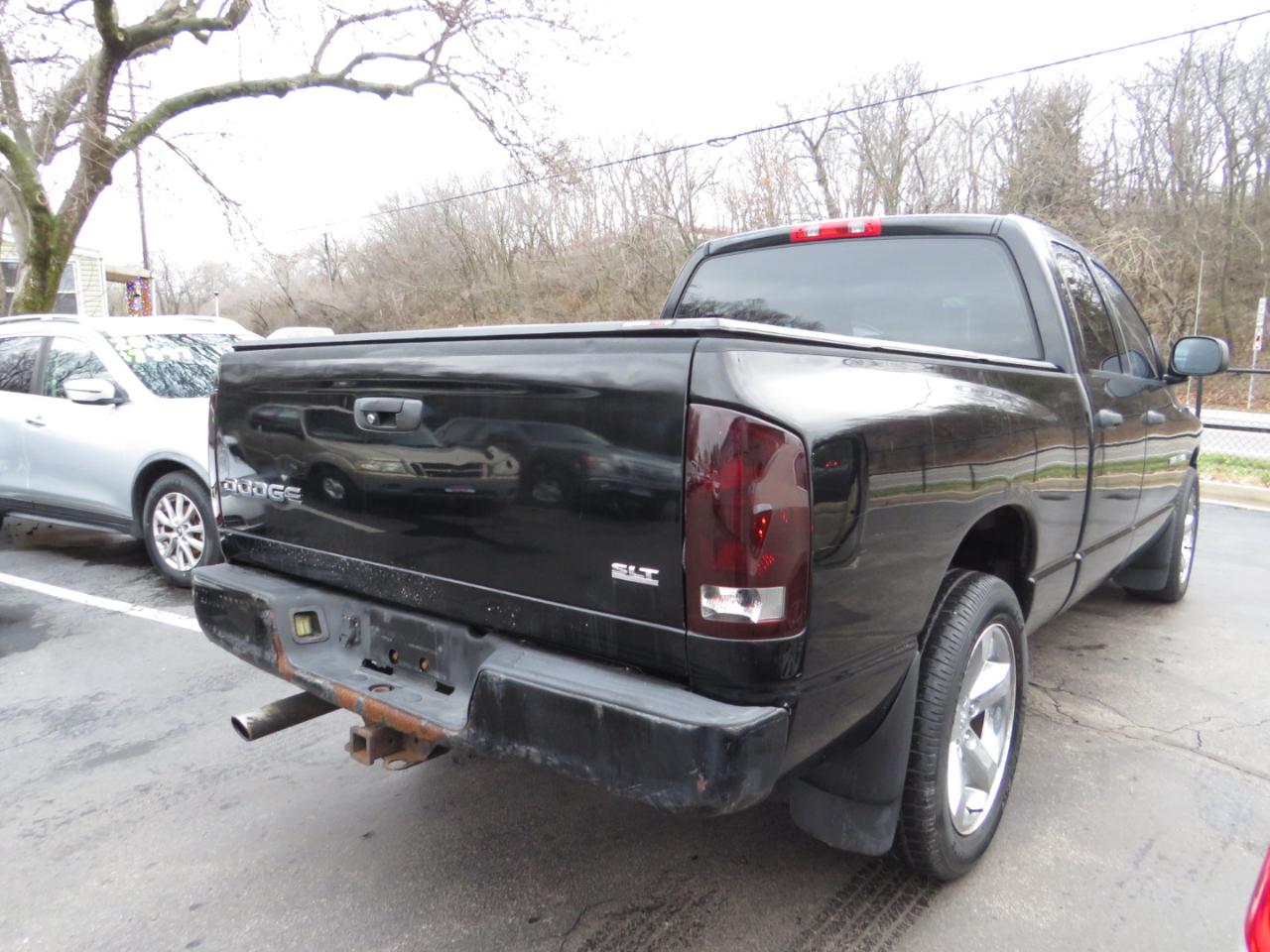 Dodge Ram 1500 4dr Quad Cab 140.5" WB SLT 2003