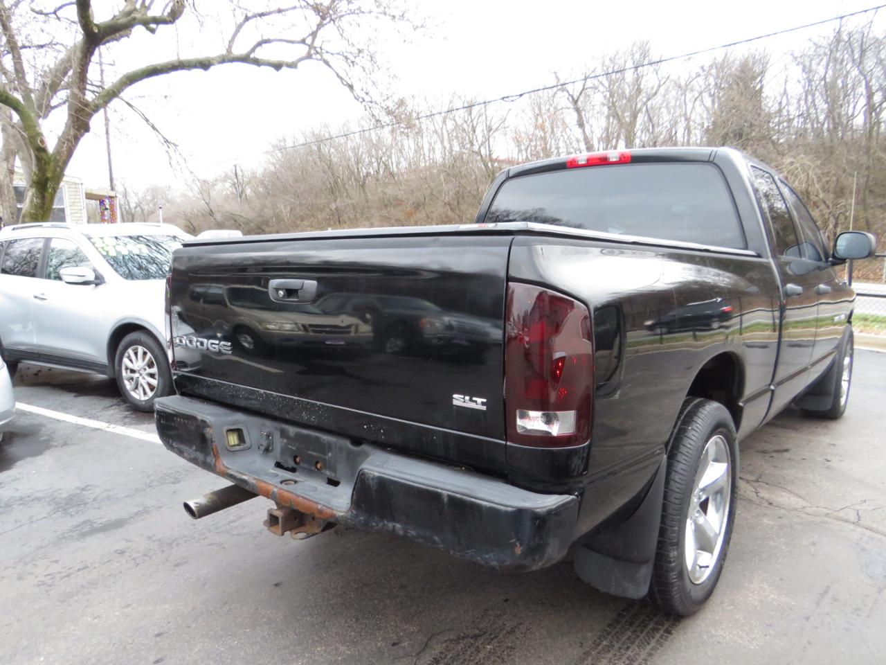 Dodge Ram 1500 4dr Quad Cab 140.5" WB SLT 2003