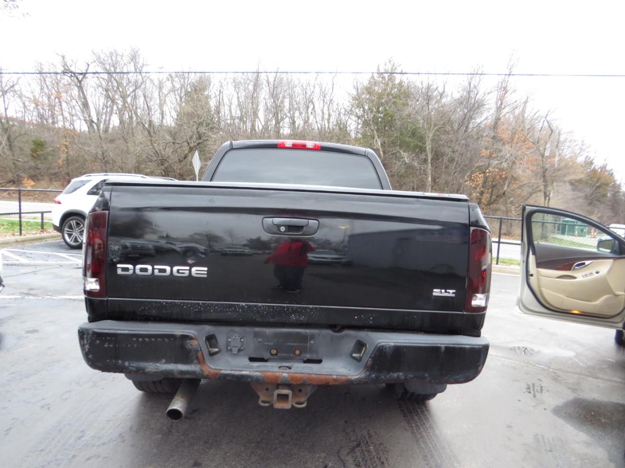 Dodge Ram 1500 4dr Quad Cab 140.5" WB SLT 2003