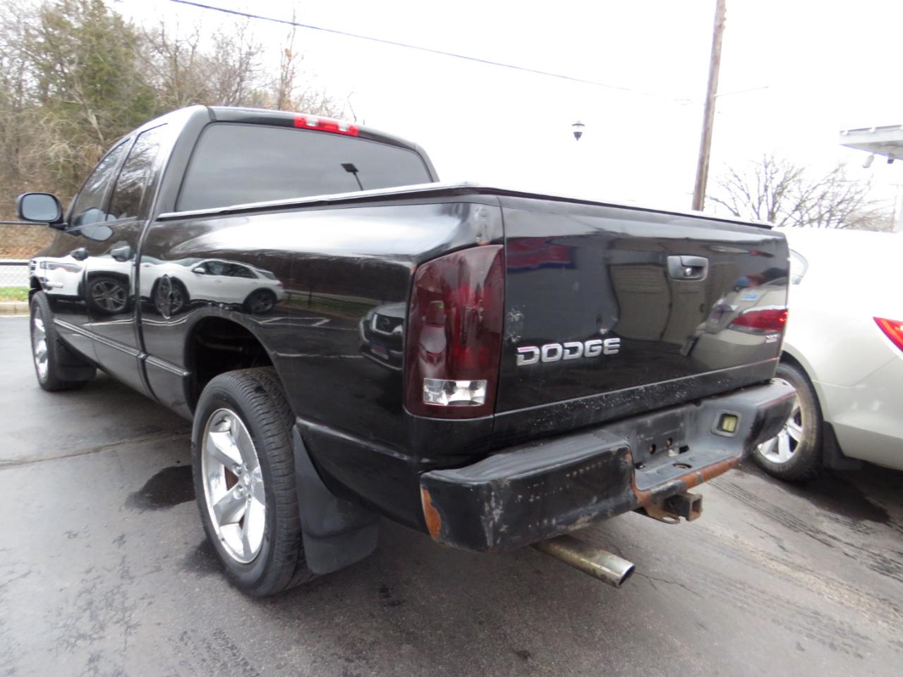 Dodge Ram 1500 4dr Quad Cab 140.5" WB SLT 2003