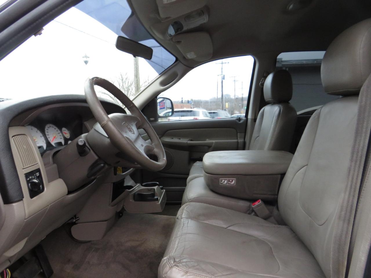 Dodge Ram 1500 4dr Quad Cab 140.5" WB SLT 2003