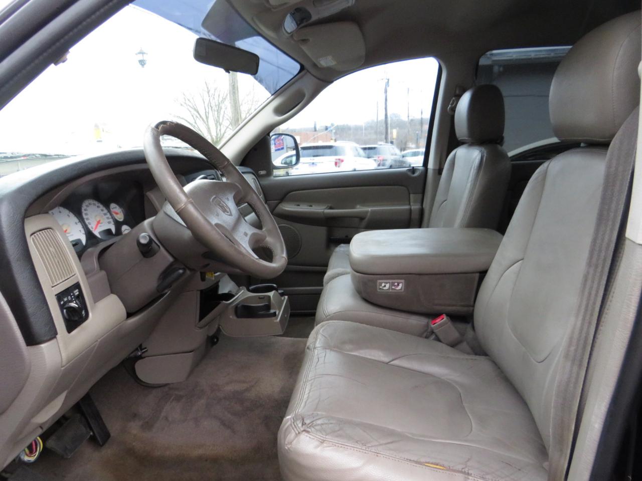 Dodge Ram 1500 4dr Quad Cab 140.5" WB SLT 2003