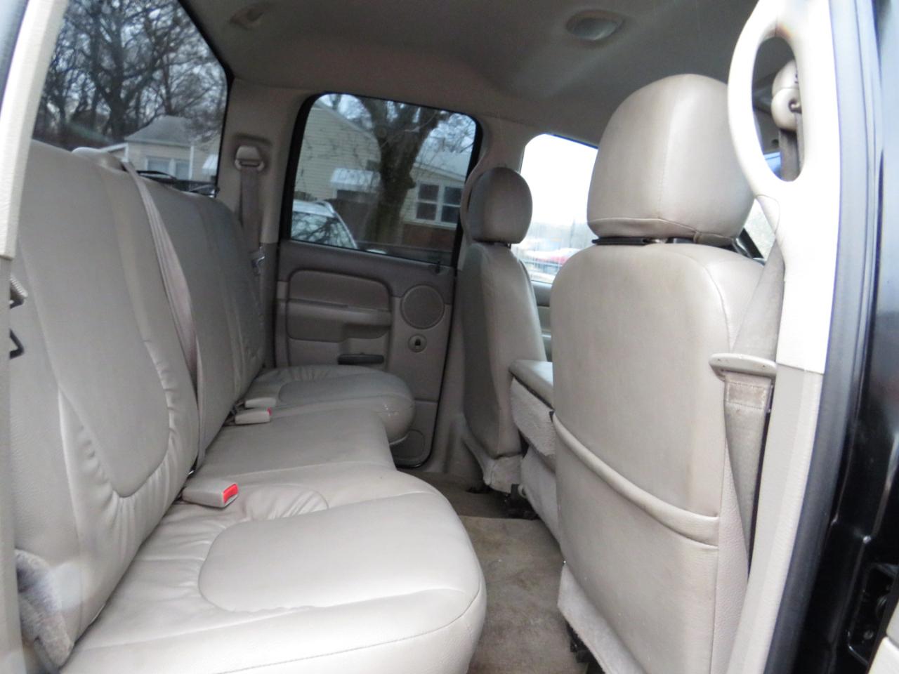 Dodge Ram 1500 4dr Quad Cab 140.5" WB SLT 2003