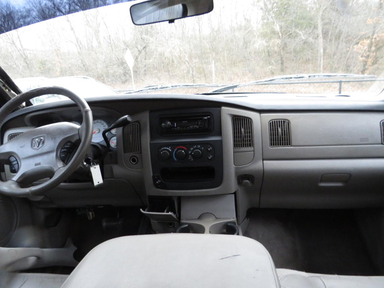 Dodge Ram 1500 4dr Quad Cab 140.5" WB SLT 2003