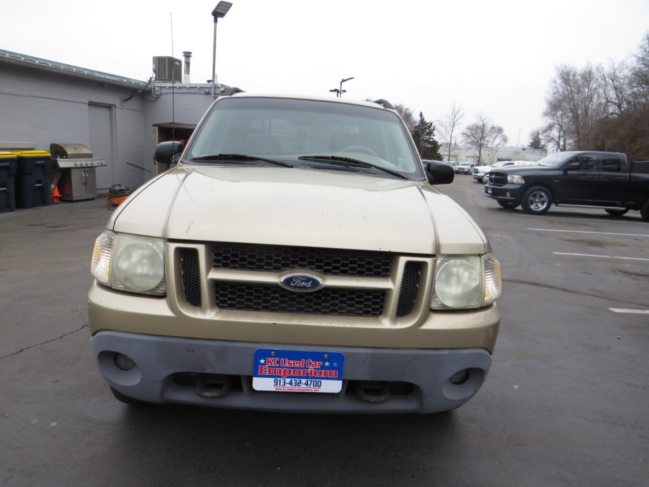 Ford Explorer Sport Trac 4dr 126" WB 4WD 2001