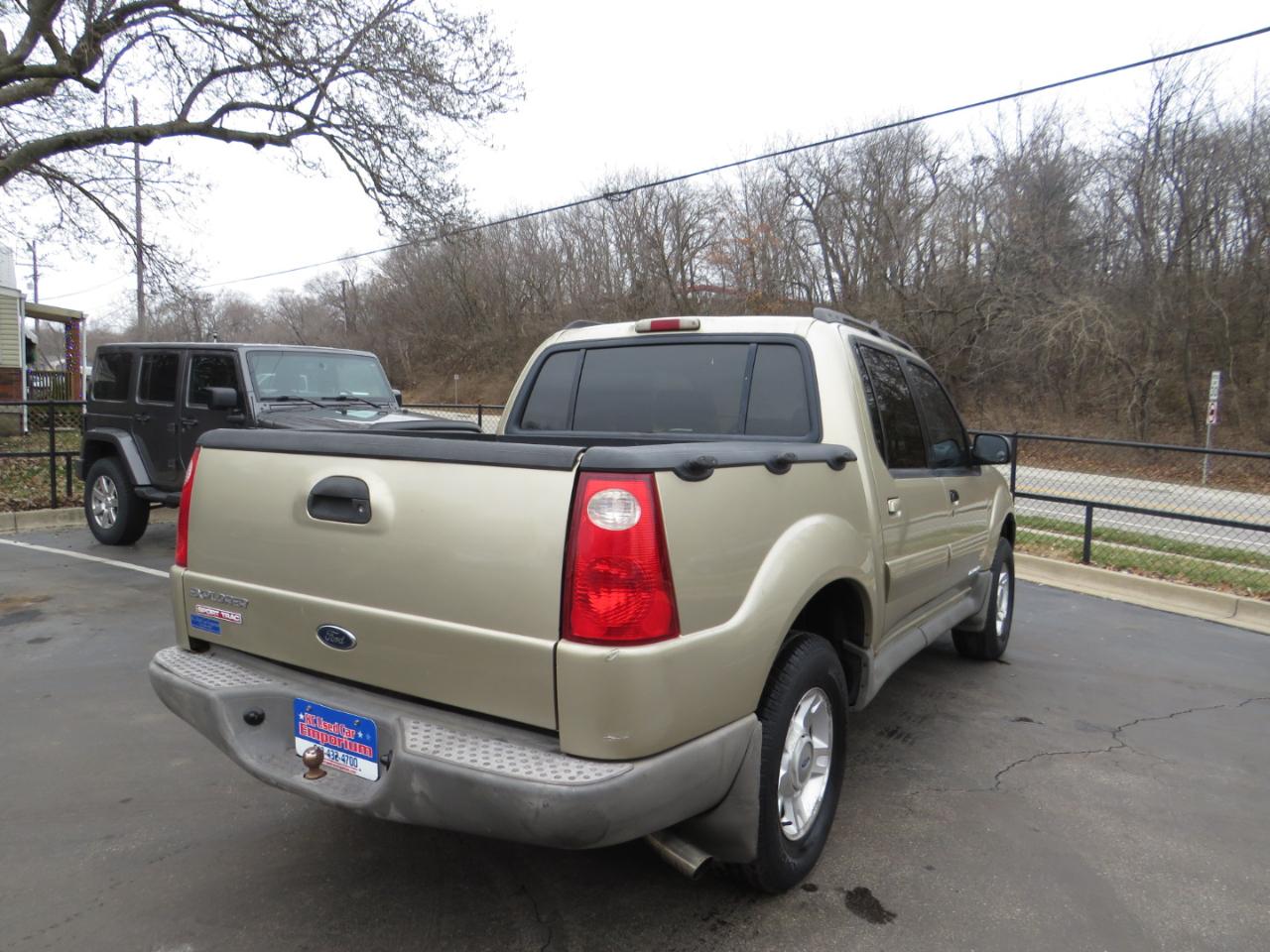 Ford Explorer Sport Trac 4dr 126" WB 4WD 2001