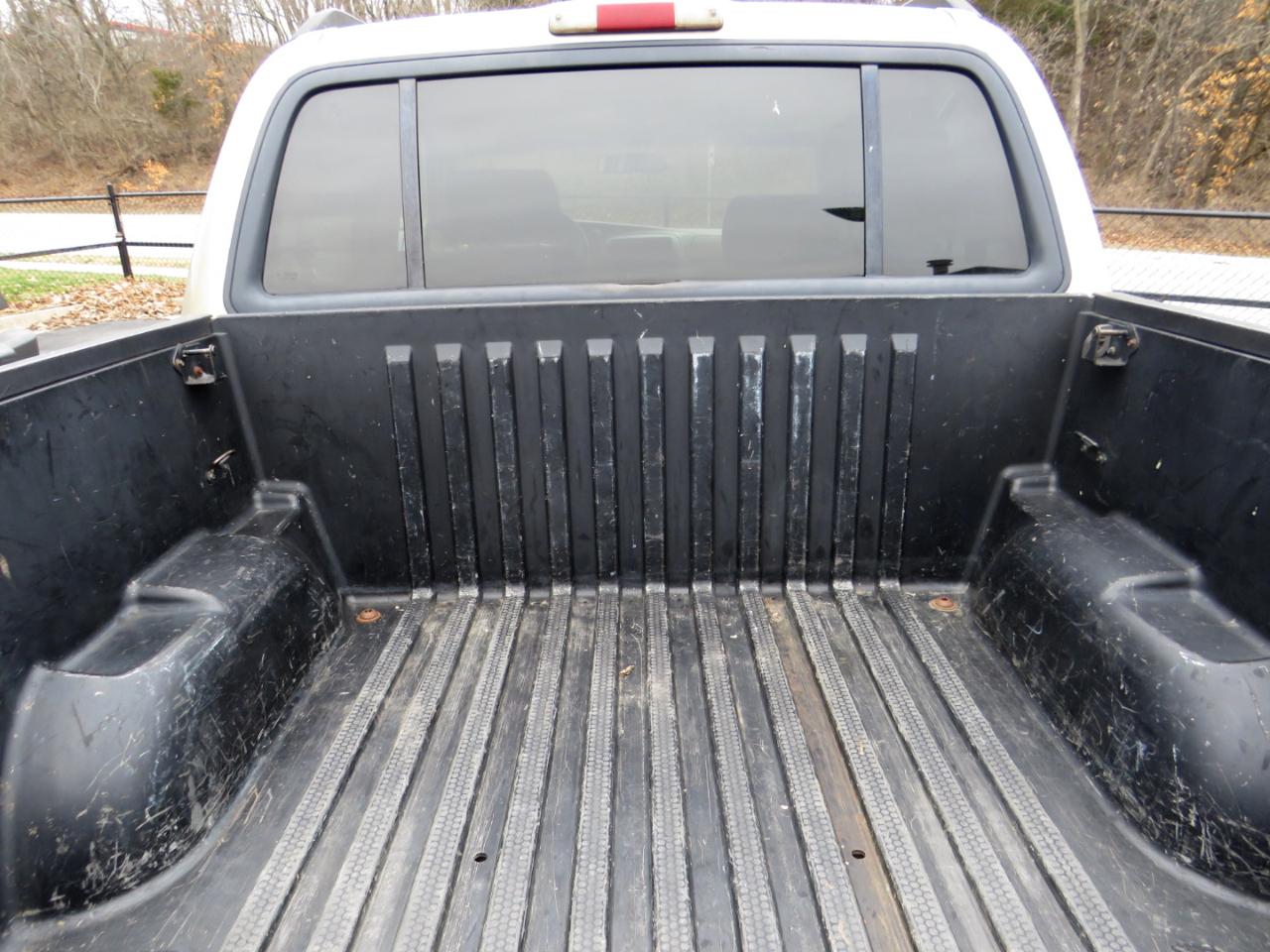 Ford Explorer Sport Trac 4dr 126" WB 4WD 2001