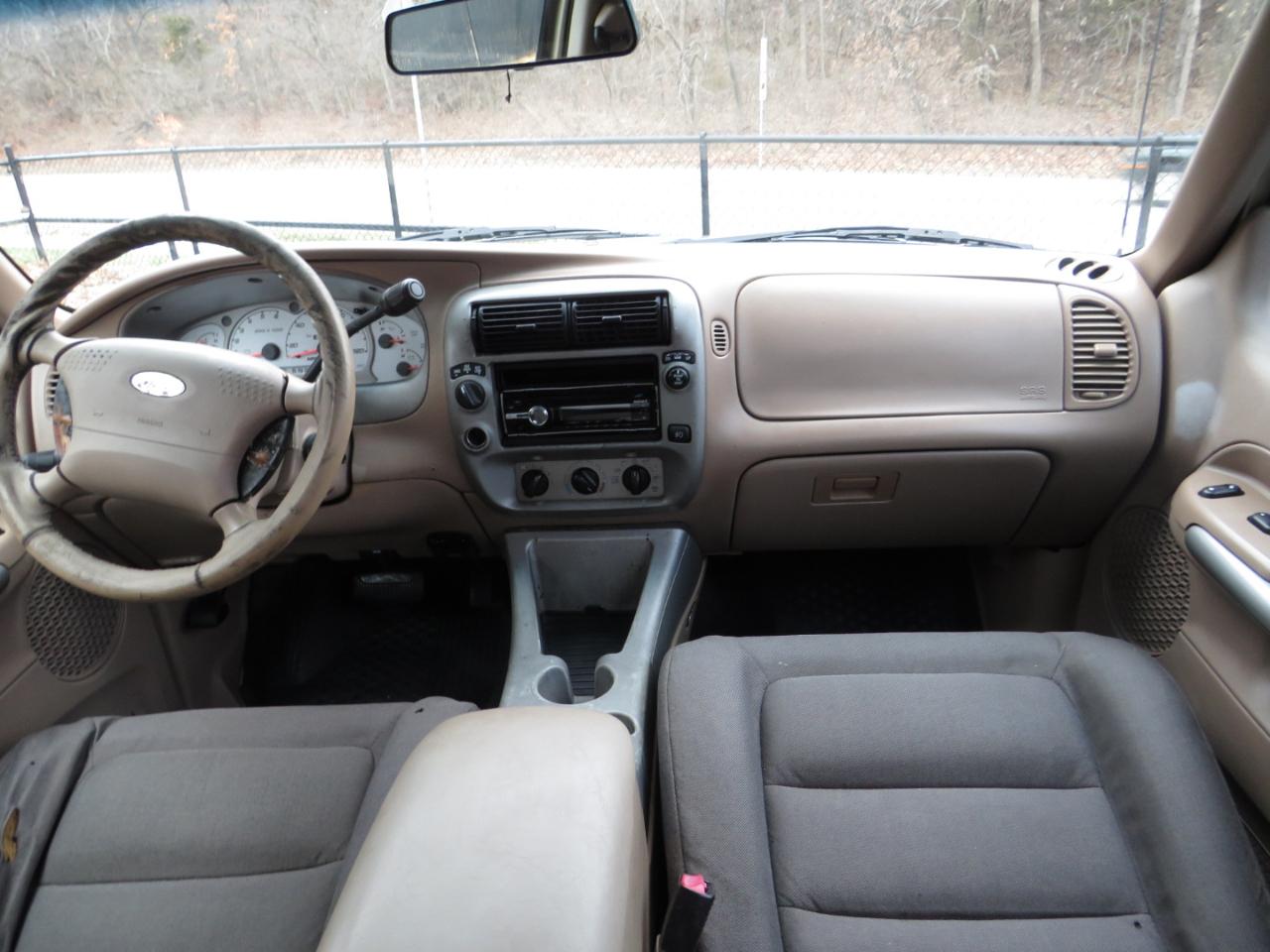 Ford Explorer Sport Trac 4dr 126" WB 4WD 2001