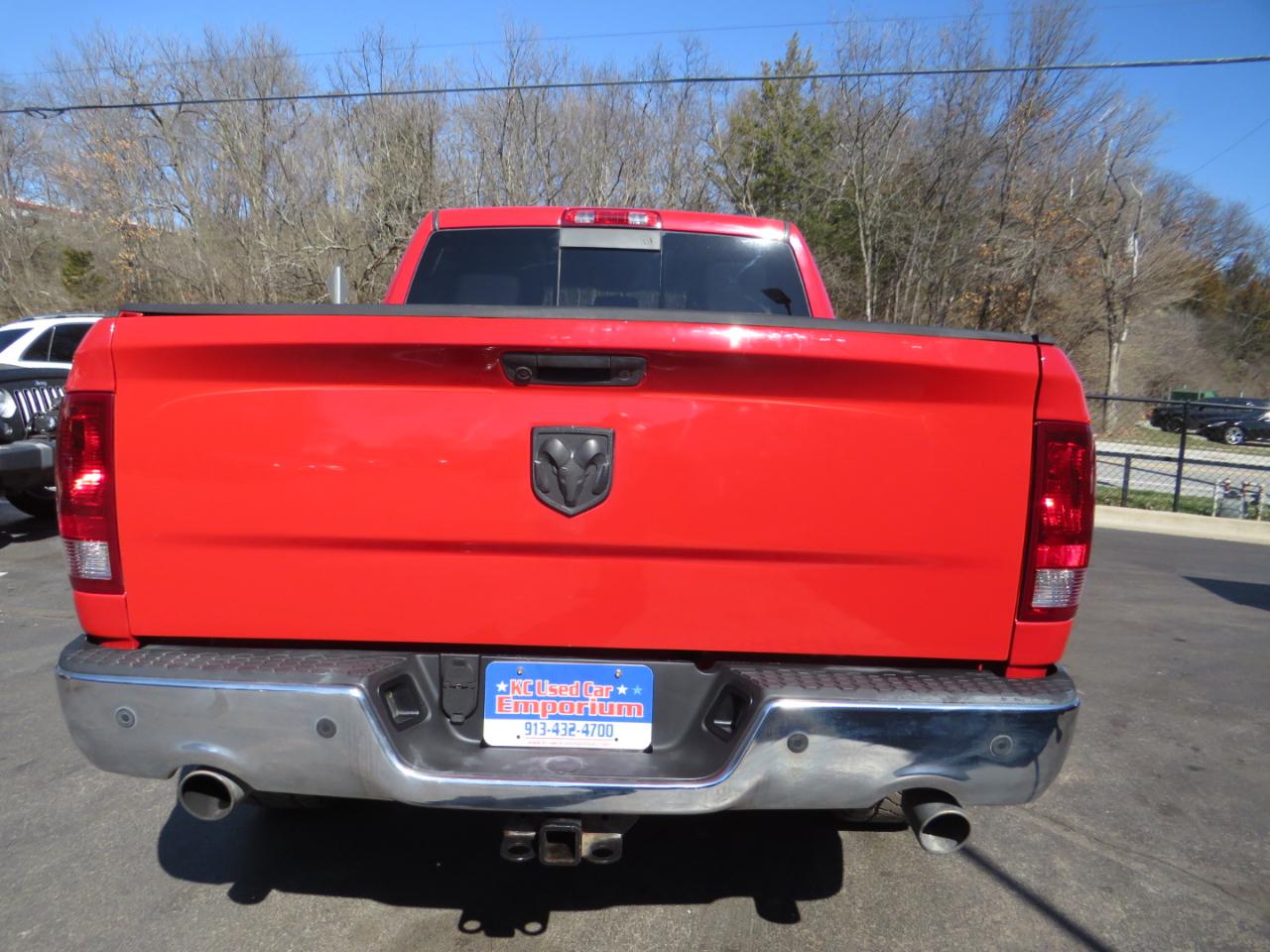 RAM 1500 4WD Crew Cab 140.5" Laramie 2011