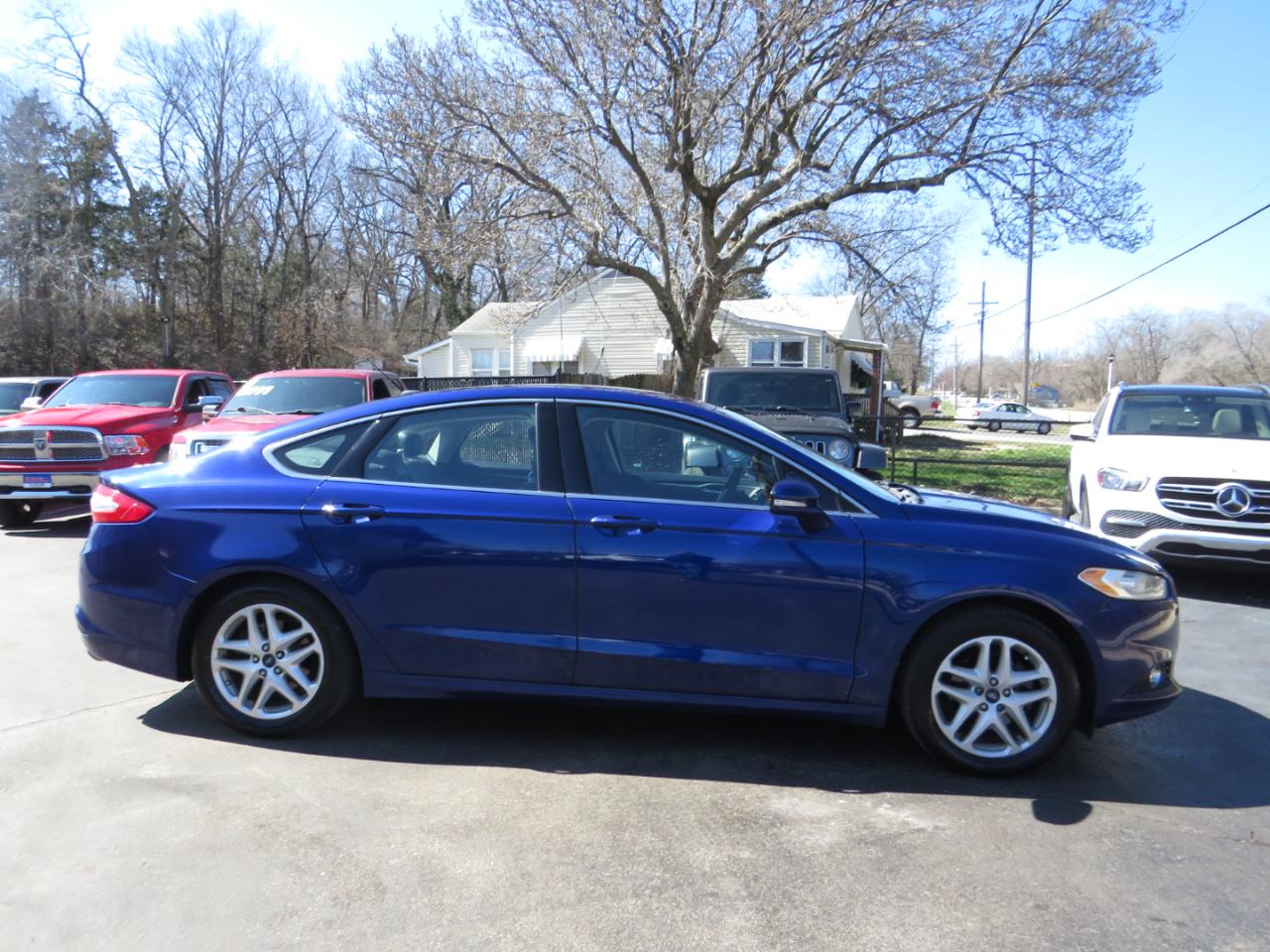 Ford Fusion 4dr Sdn SE FWD 2014