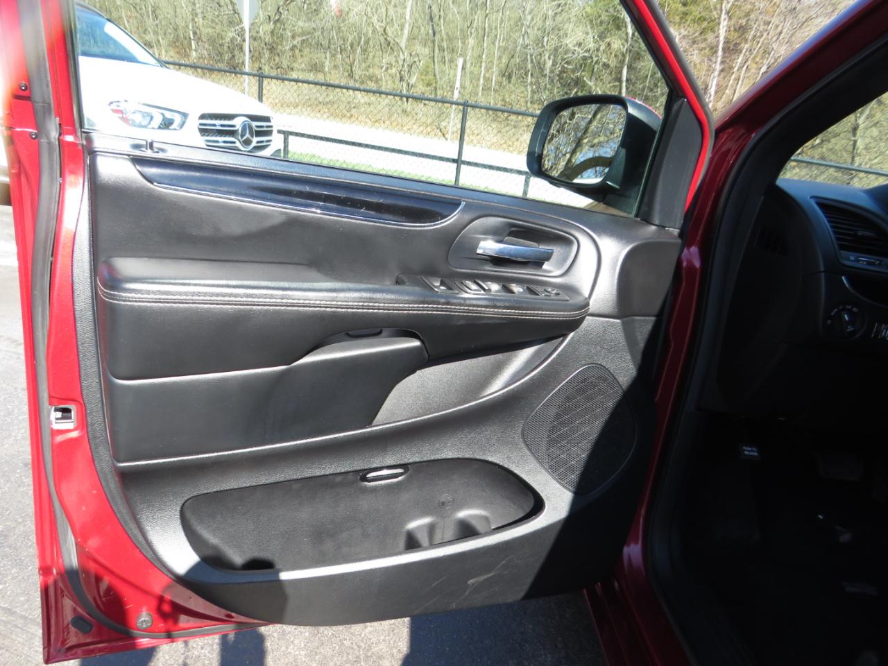 Chrysler Town & Country 4dr Wgn S 2016