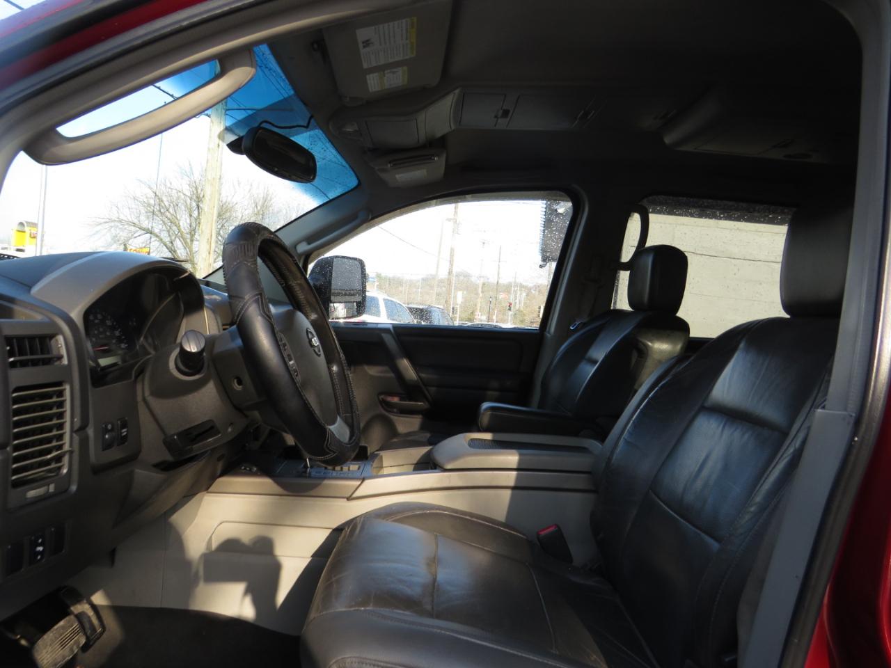 Nissan Titan LE Crew Cab 4WD 2004