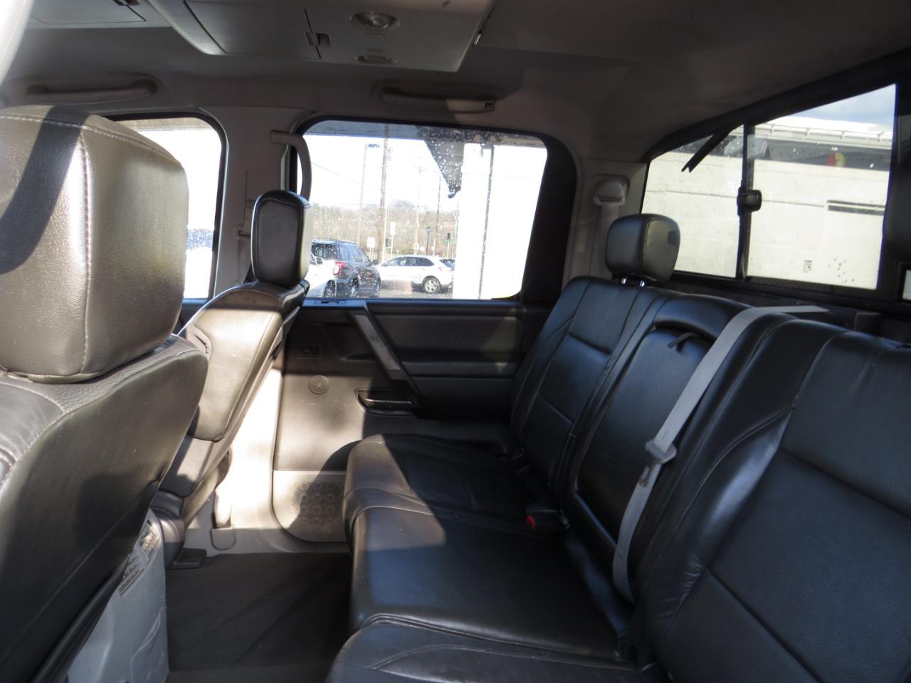 Nissan Titan LE Crew Cab 4WD 2004