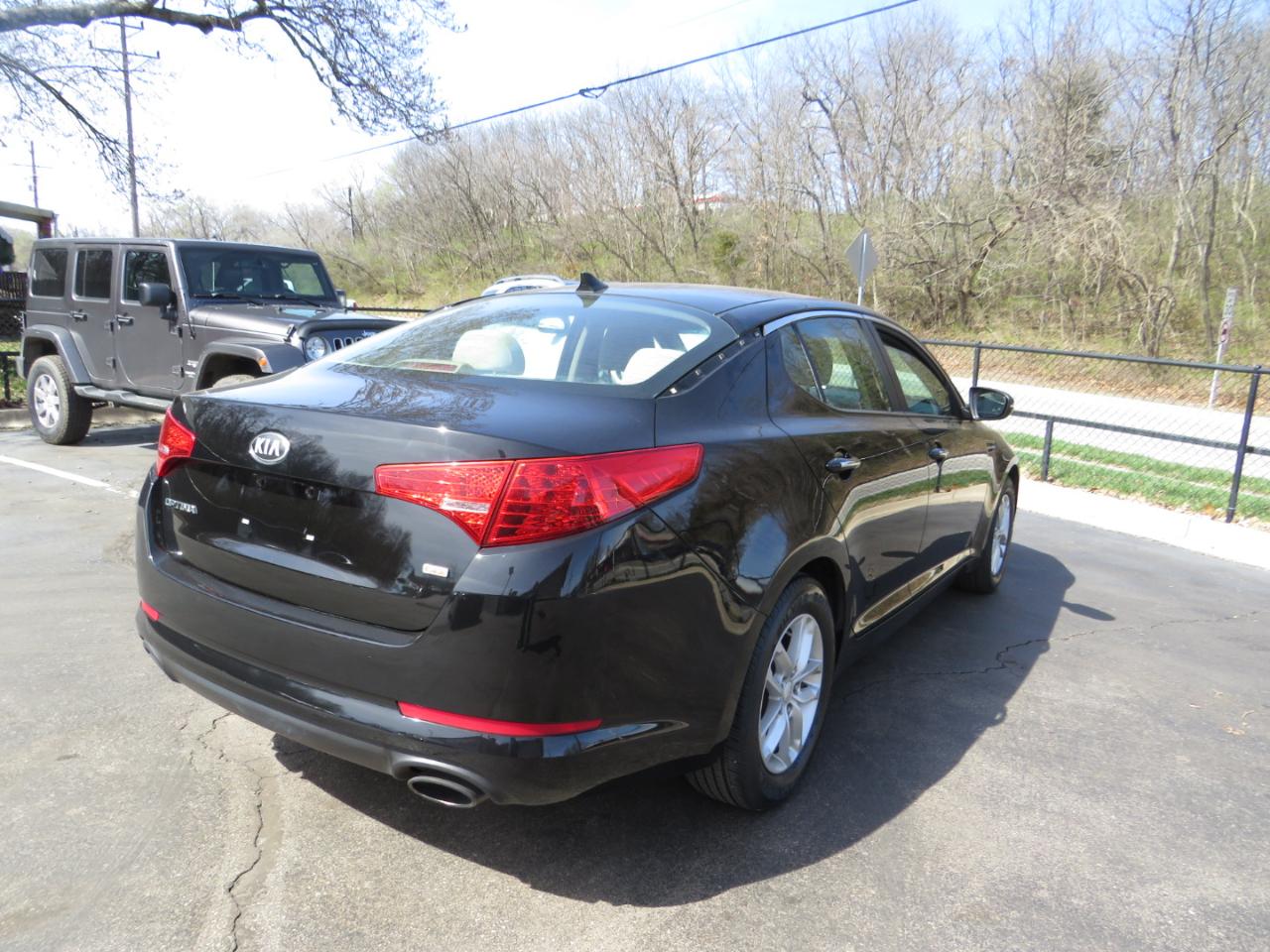 Kia Optima 4dr Sdn LX 2013