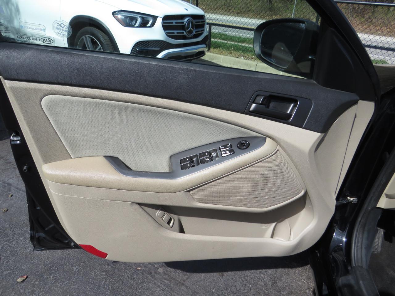 Kia Optima 4dr Sdn LX 2013