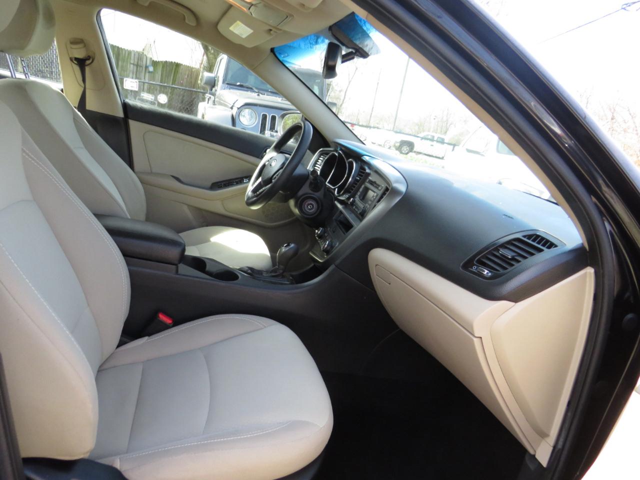 Kia Optima 4dr Sdn LX 2013