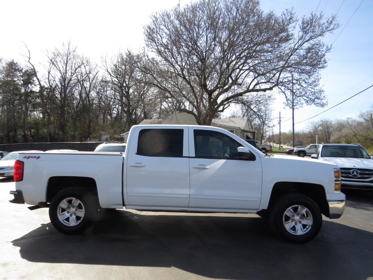 Chevrolet Silverado 1500 4WD Crew Cab 143.5" LT w/1LT 2015
