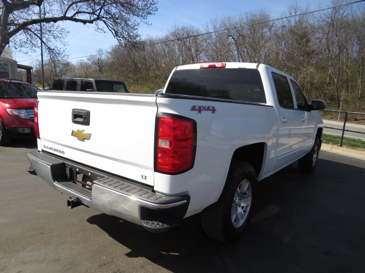 Chevrolet Silverado 1500 4WD Crew Cab 143.5" LT w/1LT 2015