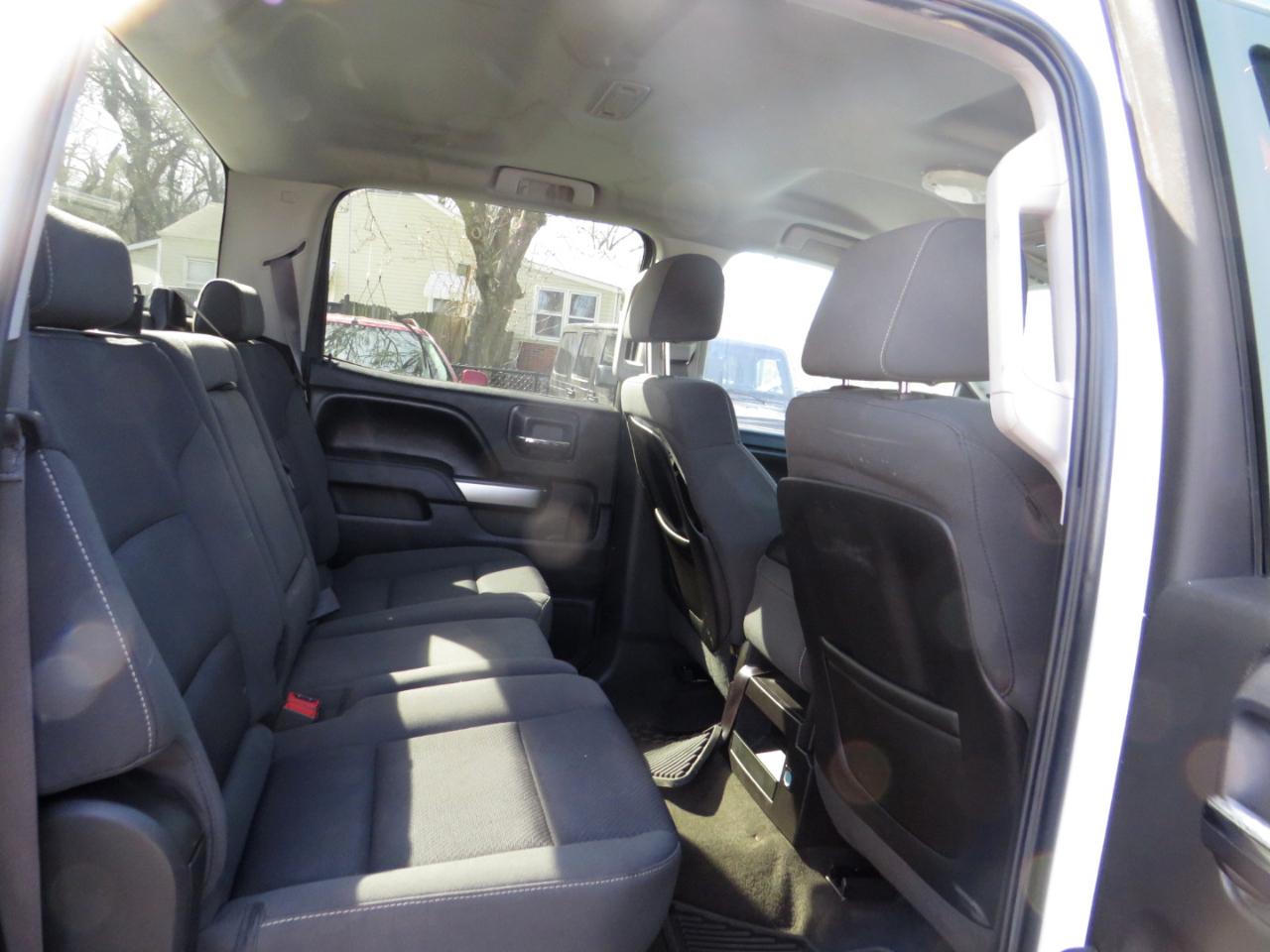 Chevrolet Silverado 1500 4WD Crew Cab 143.5" LT w/1LT 2015