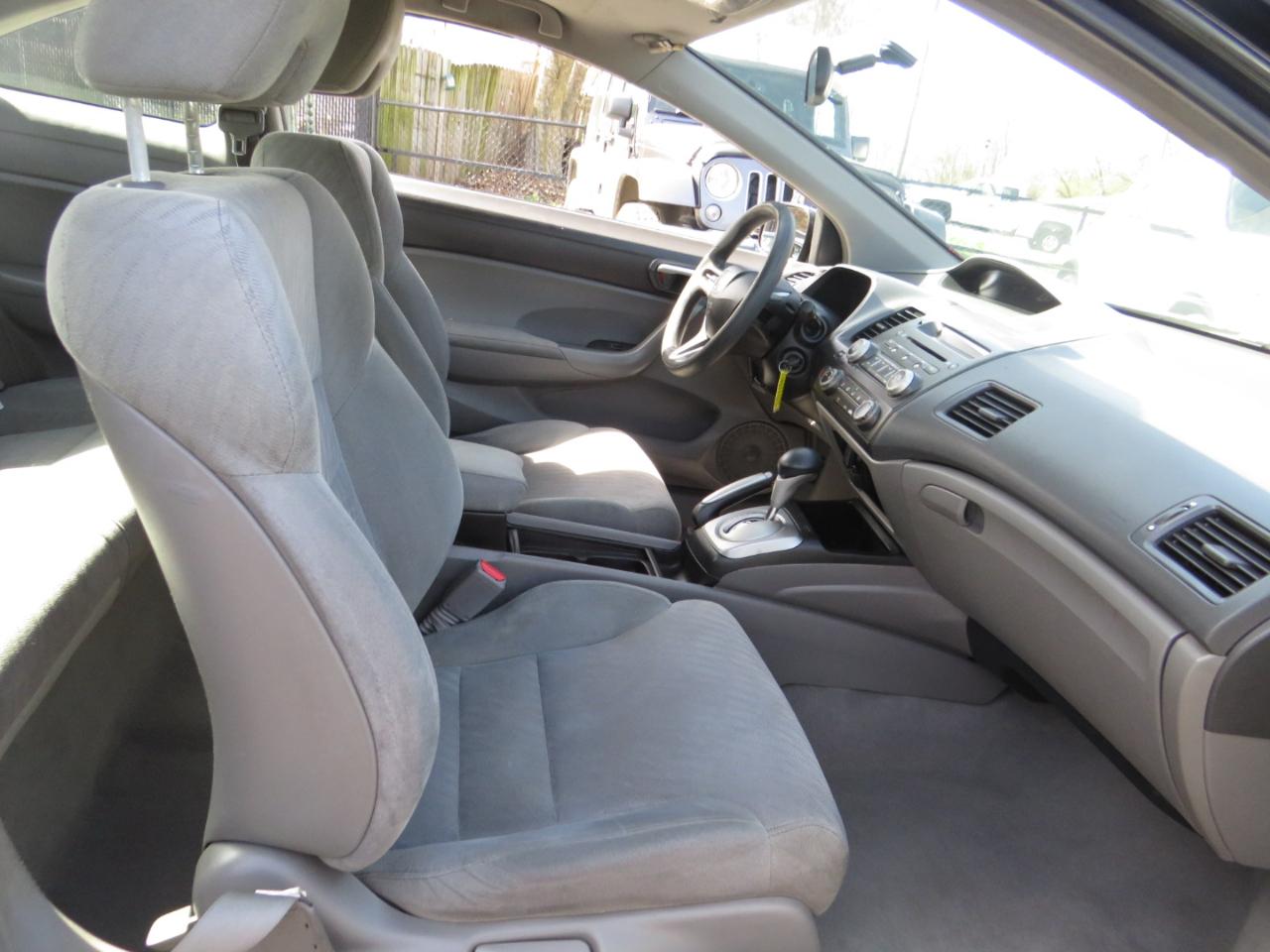 Honda Civic Cpe 2dr Auto LX 2011