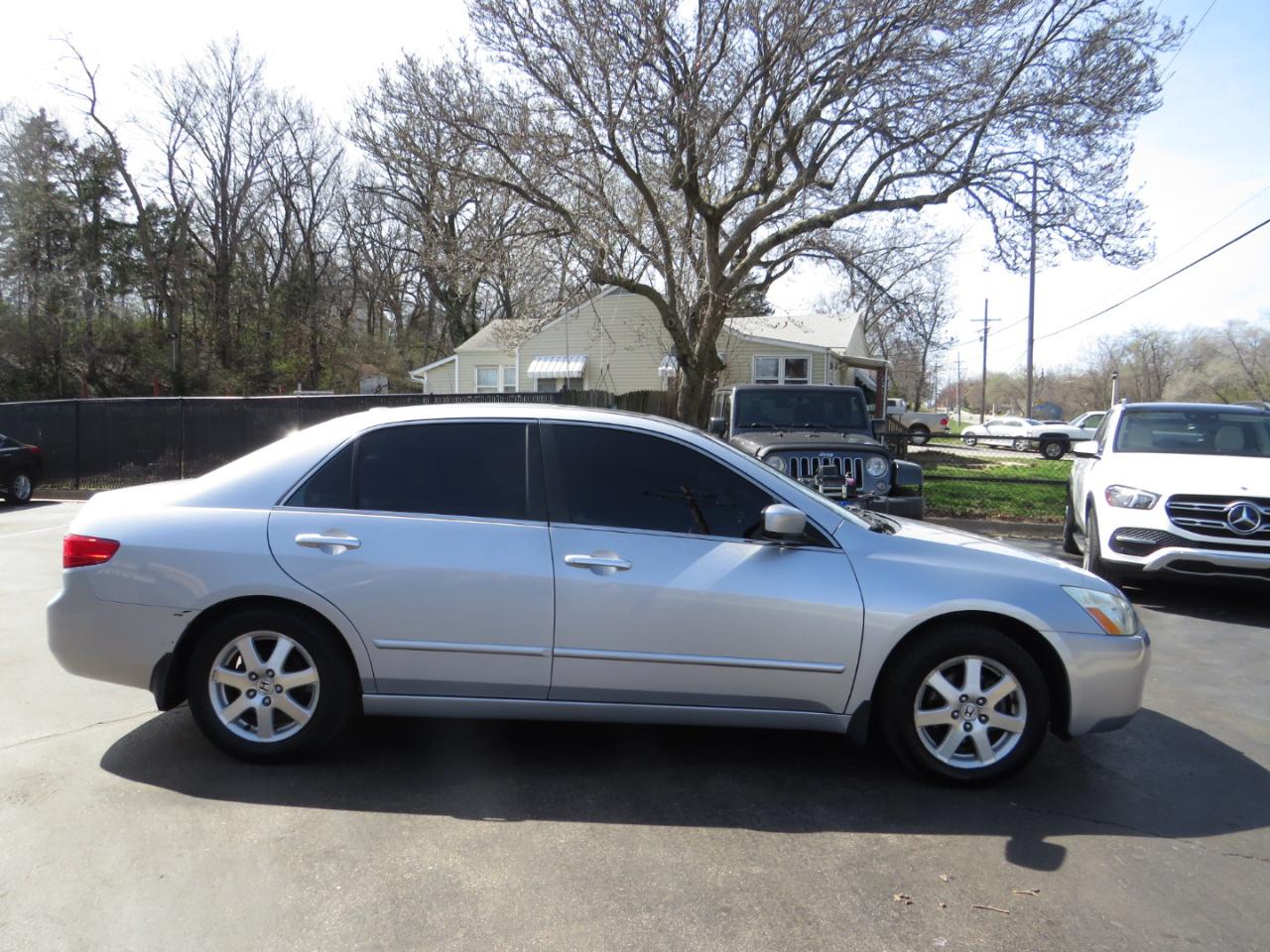 Honda Accord Sdn EX-L V6 AT 2005