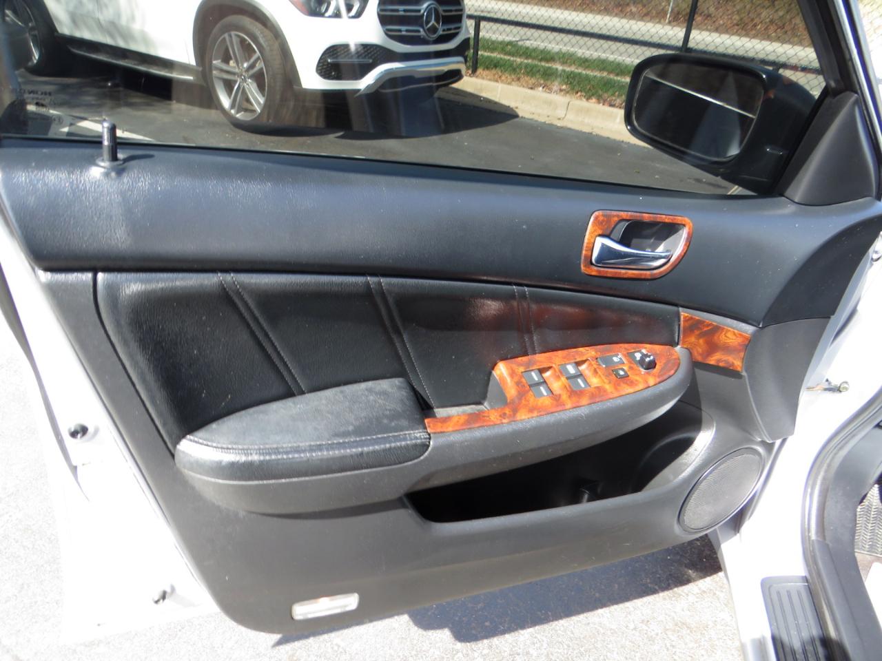 Honda Accord Sdn EX-L V6 AT 2005