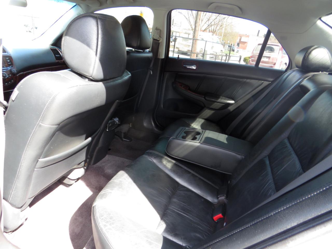 Honda Accord Sdn EX-L V6 AT 2005