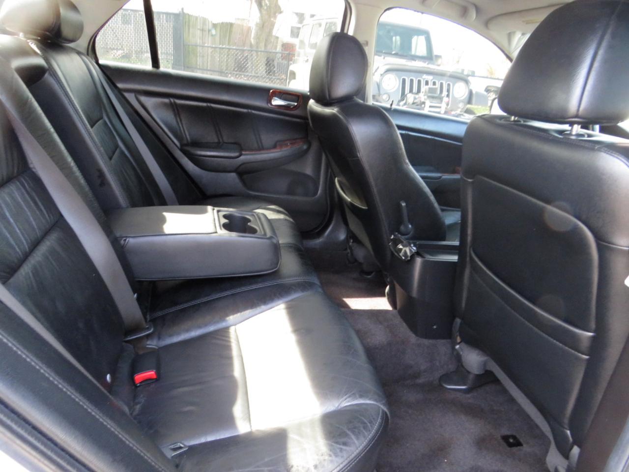 Honda Accord Sdn EX-L V6 AT 2005