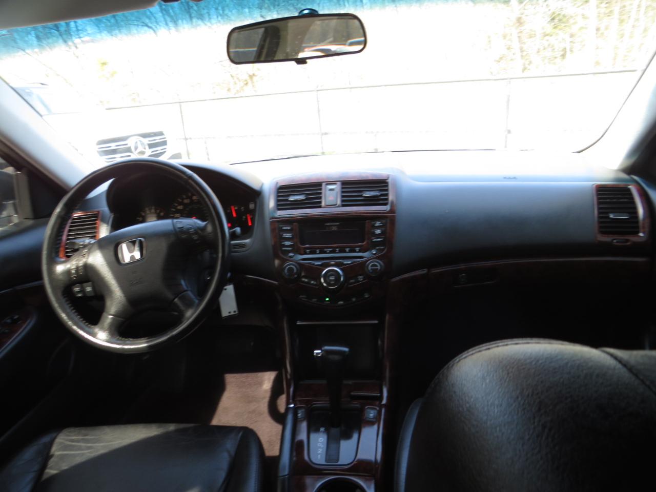 Honda Accord Sdn EX-L V6 AT 2005