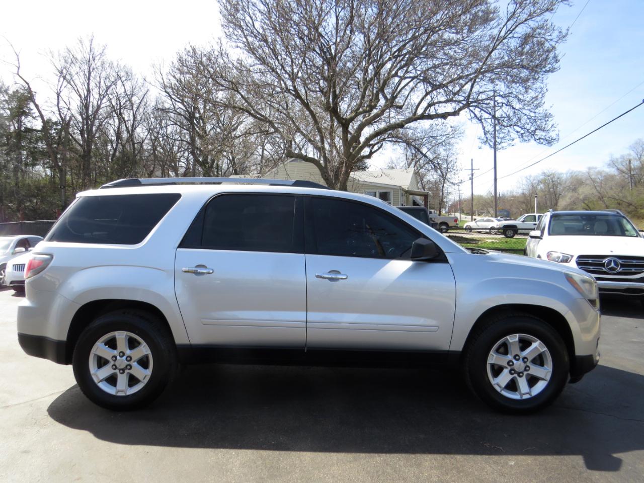 GMC Acadia FWD 4dr SLE w/SLE-2 2015