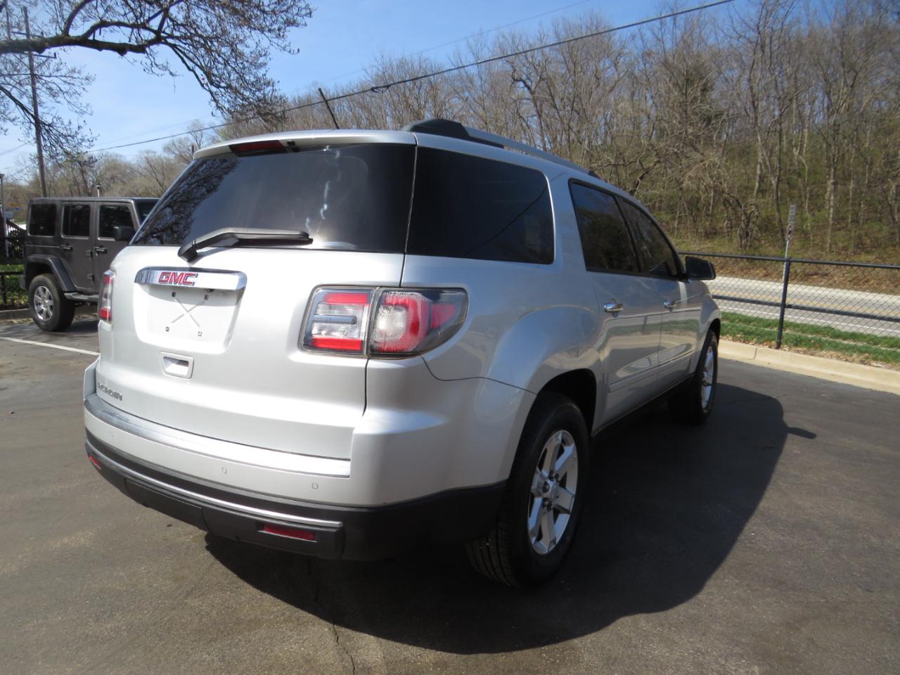 GMC Acadia FWD 4dr SLE w/SLE-2 2015