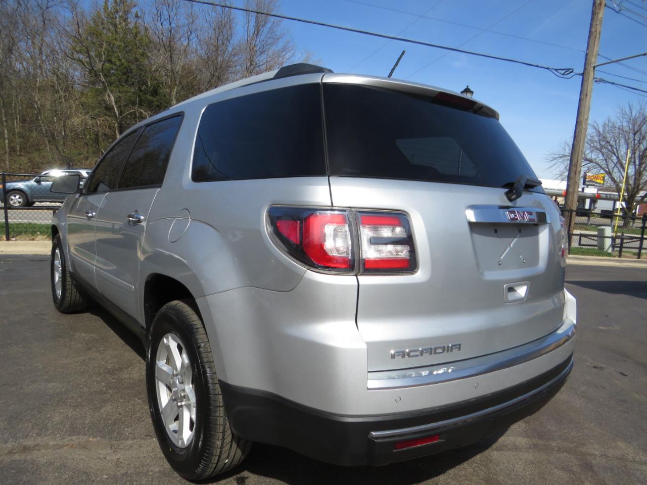 GMC Acadia FWD 4dr SLE w/SLE-2 2015