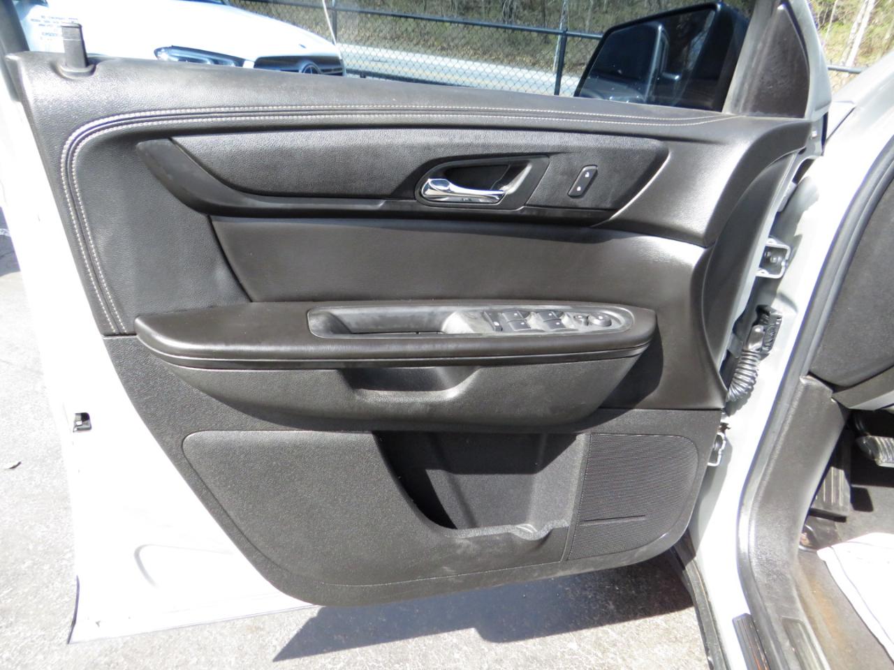 GMC Acadia FWD 4dr SLE w/SLE-2 2015