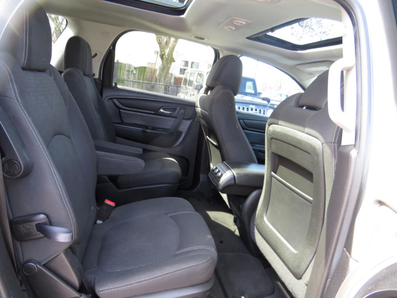 GMC Acadia FWD 4dr SLE w/SLE-2 2015