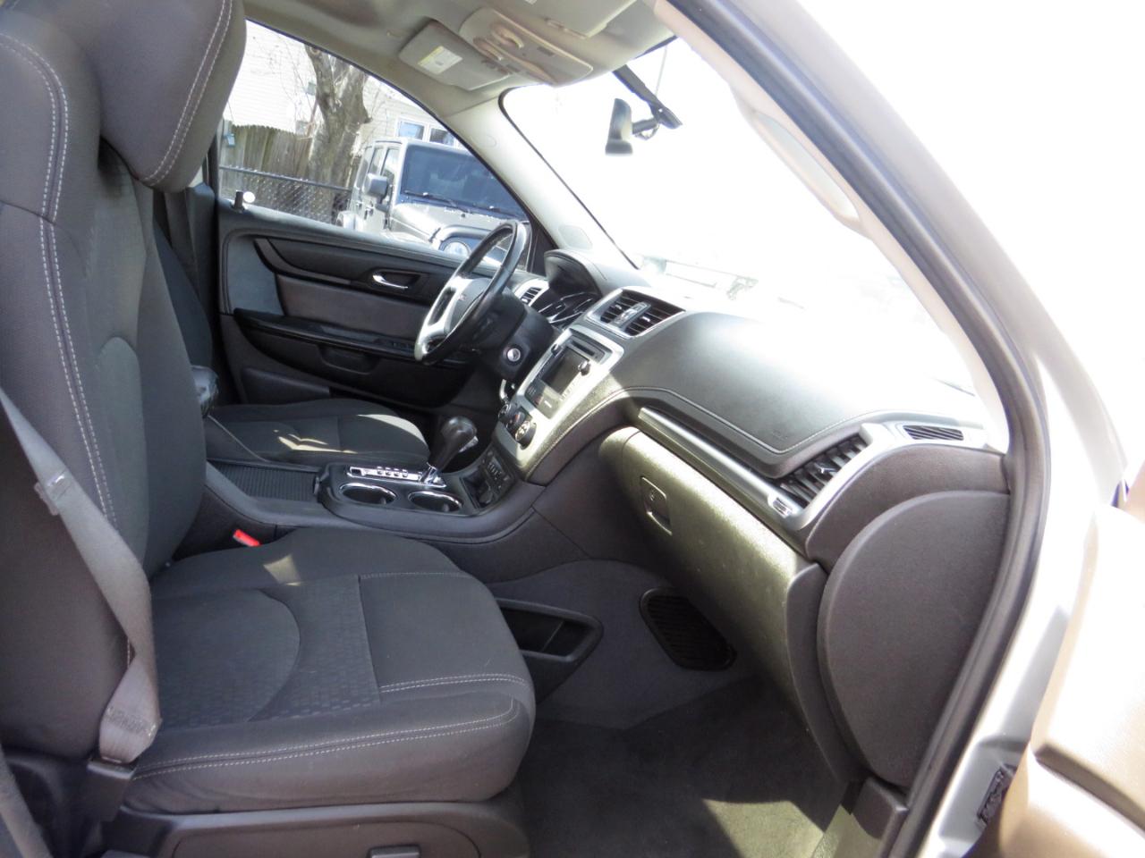 GMC Acadia FWD 4dr SLE w/SLE-2 2015