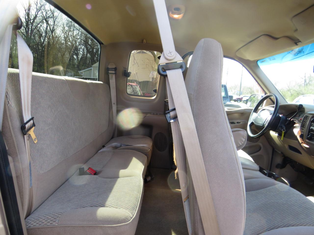 Ford F-150 Supercab 139" 4WD Lariat 1997