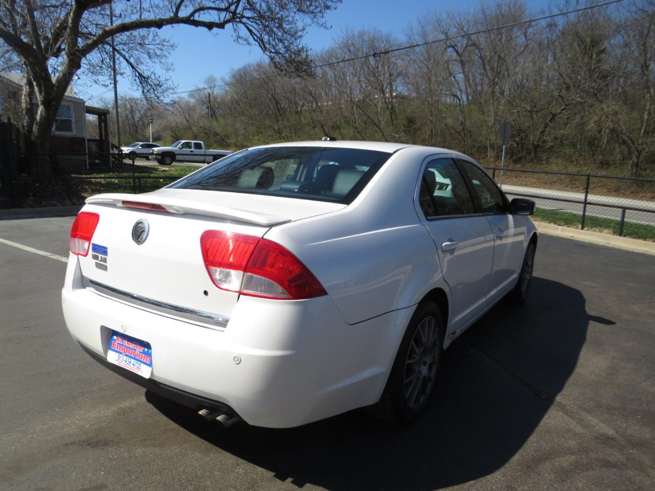 Mercury Milan 4dr Sdn Premier FWD 2011