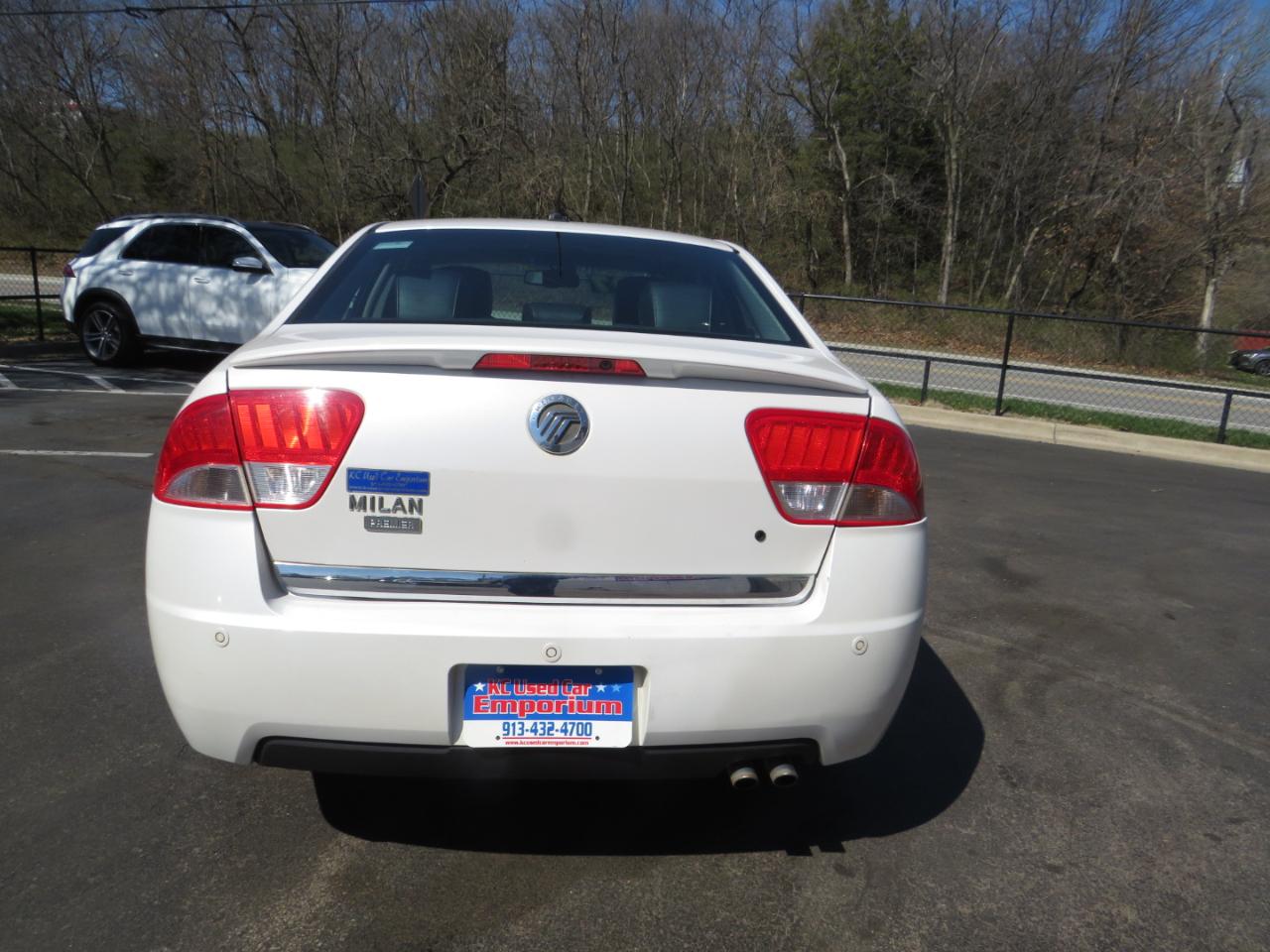 Mercury Milan 4dr Sdn Premier FWD 2011