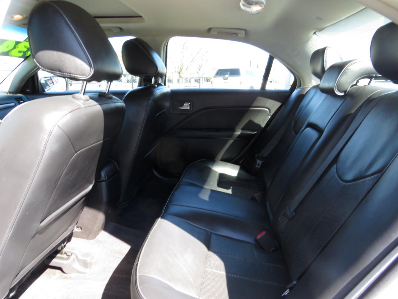 Mercury Milan 4dr Sdn Premier FWD 2011