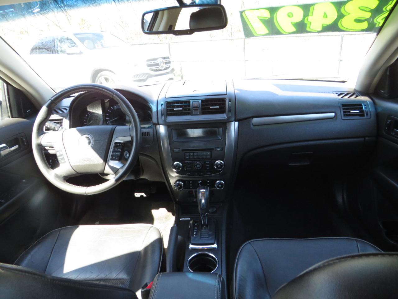 Mercury Milan 4dr Sdn Premier FWD 2011