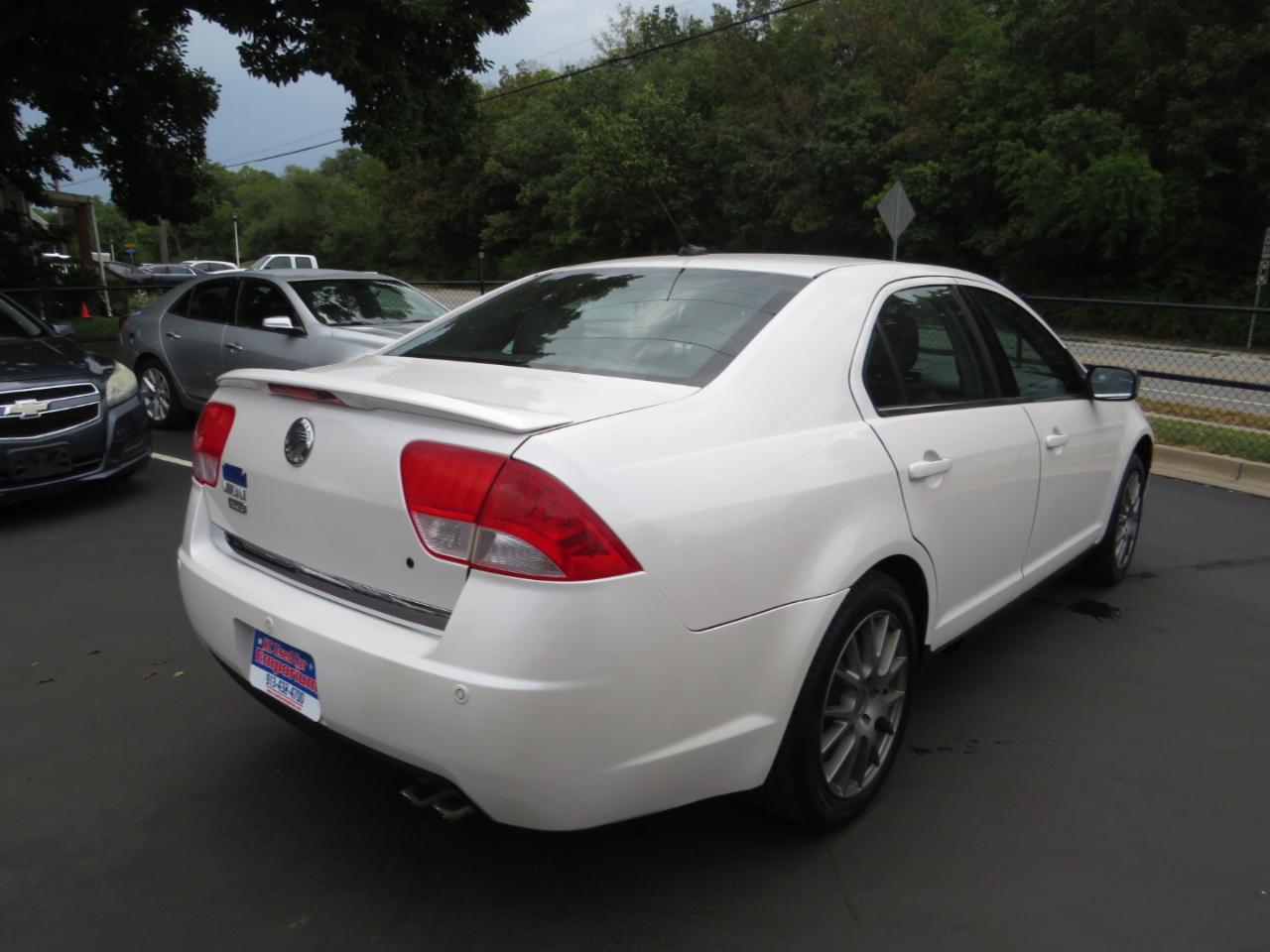 Mercury Milan 4dr Sdn Premier FWD 2011