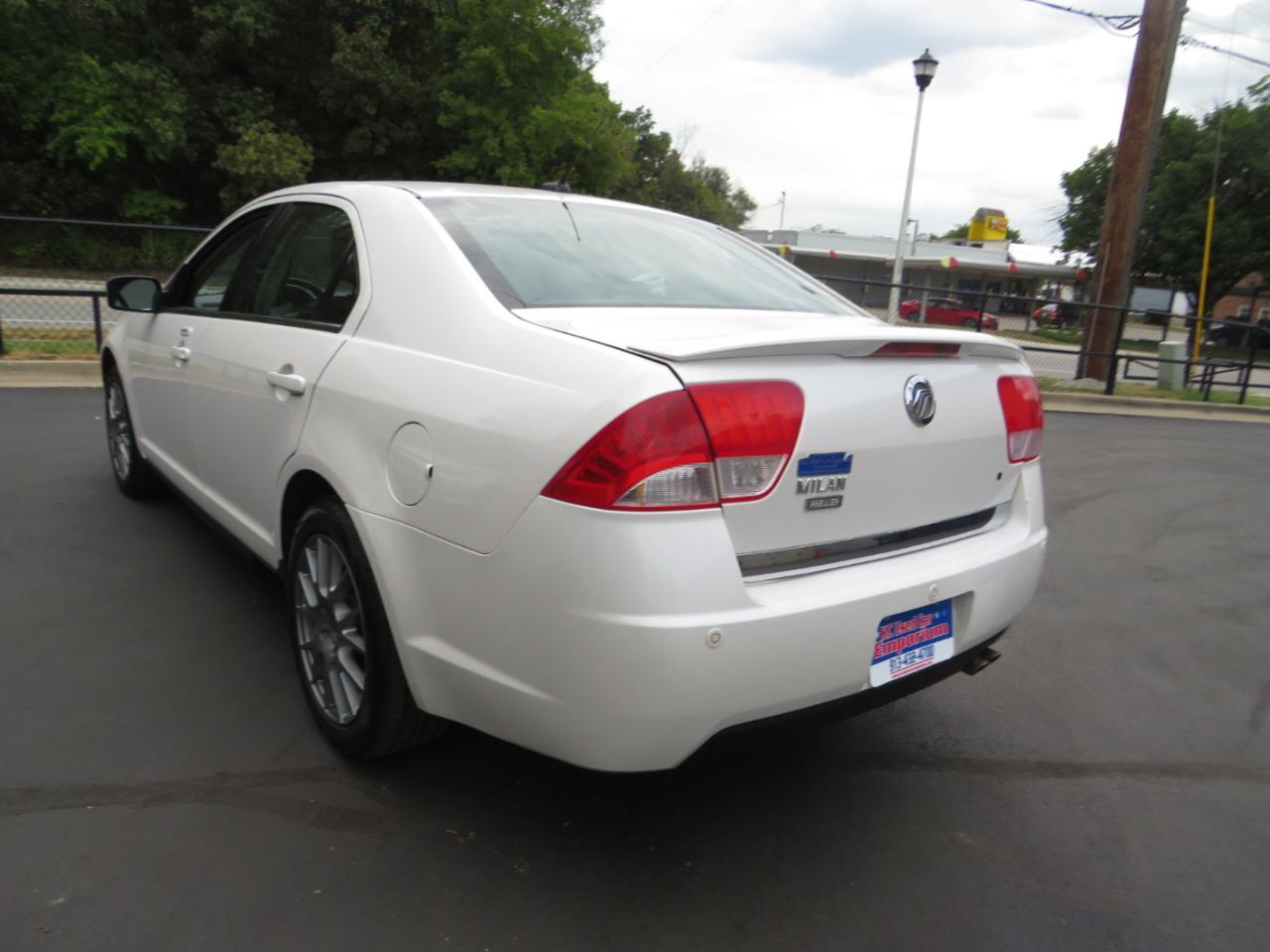 Mercury Milan 4dr Sdn Premier FWD 2011